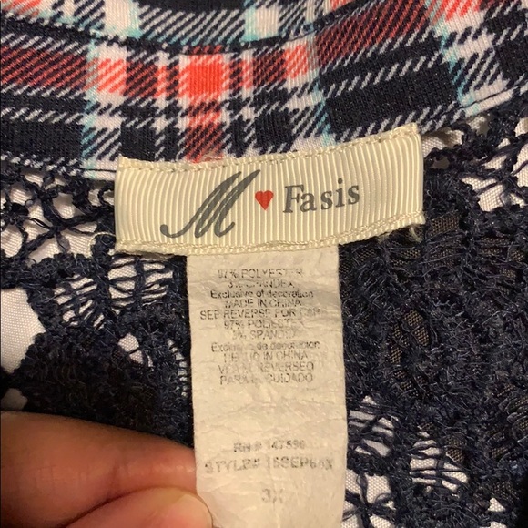 Red white and blue plaid sleeveless button down - Picture 2 of 3